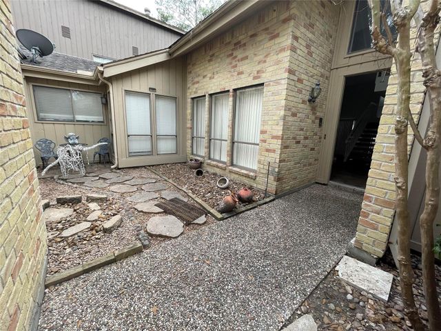 156 Old Bridge Lake, Houston, TX 77069