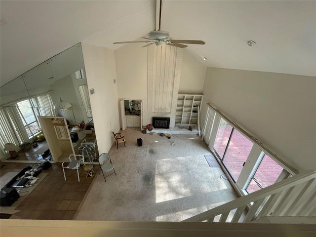 156 Old Bridge Lake, Houston, TX 77069