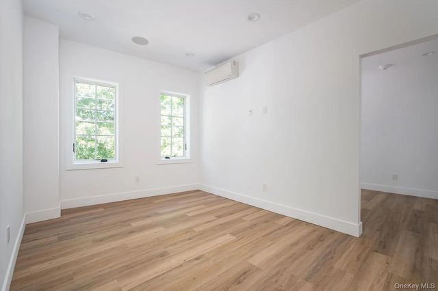 270 Garden Street b, Roslyn, NY 11577