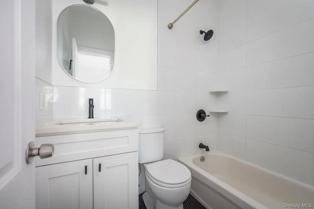 270 Garden Street b, Roslyn, NY 11577