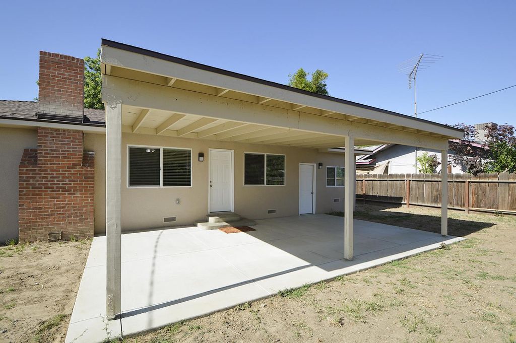 Image 28 of property listing at 3422 E Michigan Avenue, Fresno, CA 93703