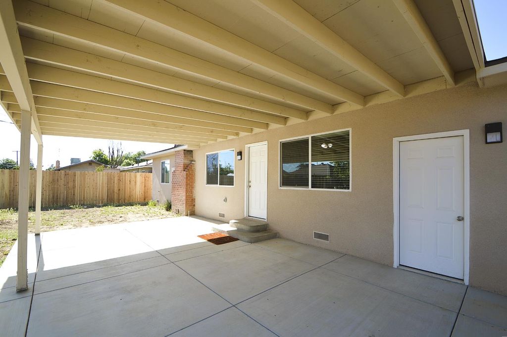Image 30 of property listing at 3422 E Michigan Avenue, Fresno, CA 93703