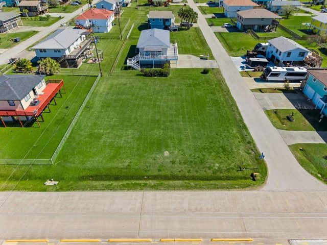 16534 John Davis, Jamaica Beach, TX 77554