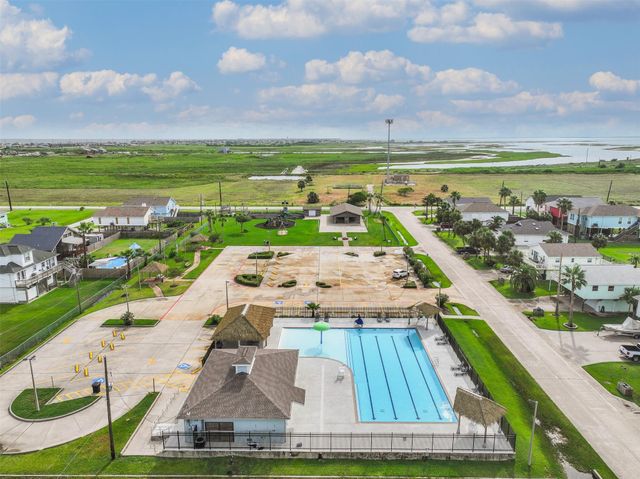 16534 John Davis, Jamaica Beach, TX 77554