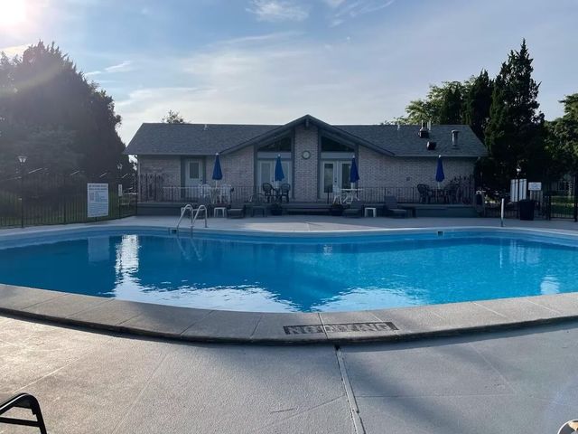 205 W Joliet Street 206, Schererville, IN 46375