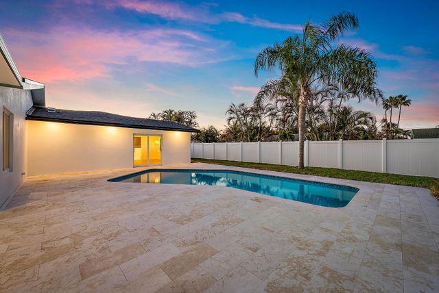 1607 Seabrook Road, Jupiter, FL 33469