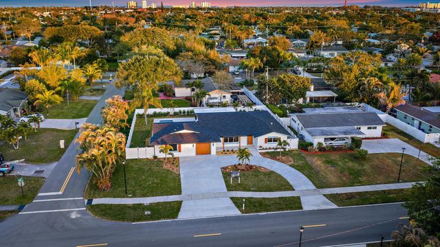 1607 Seabrook Road, Jupiter, FL 33469
