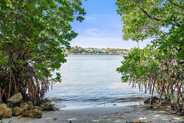 1607 Seabrook Road, Jupiter, FL 33469