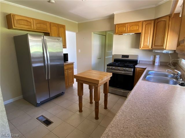 4138 Burkey Road, Austintown, OH 44515