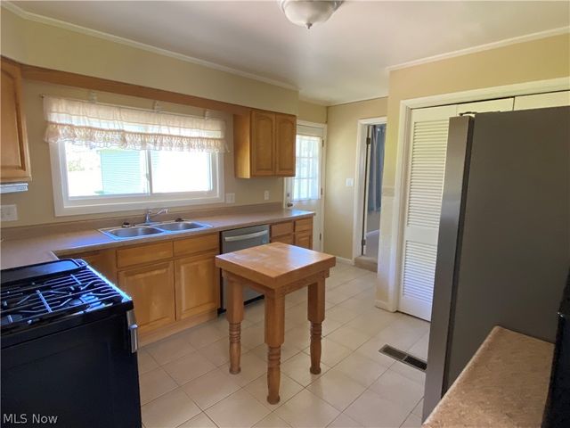 4138 Burkey Road, Austintown, OH 44515