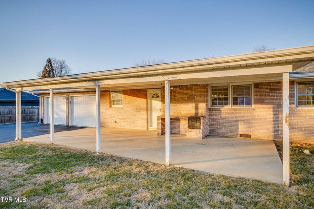 208 Brown Avenue, Johnson City, TN 37601