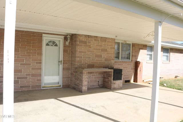 208 Brown Avenue, Johnson City, TN 37601