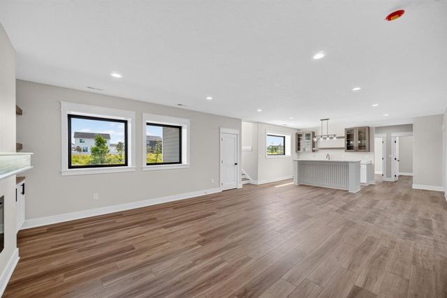 280 NW Copperleaf Court, Waukee, IA 50263
