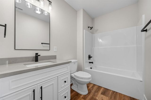 280 NW Copperleaf Court, Waukee, IA 50263