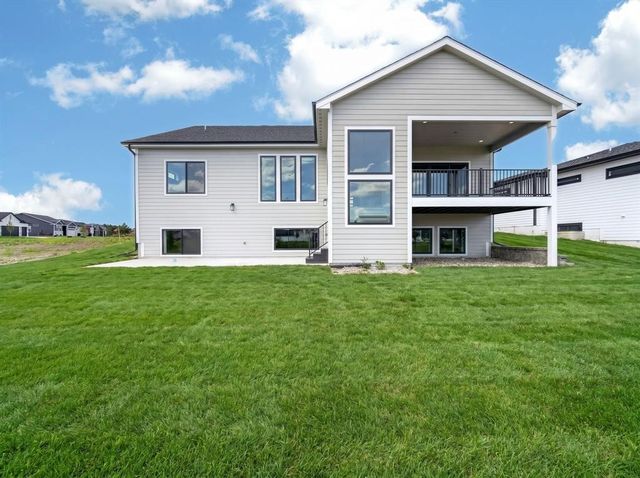 280 NW Copperleaf Court, Waukee, IA 50263