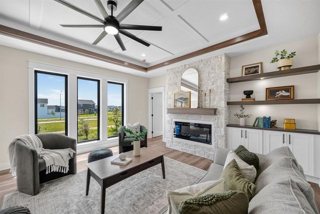 280 NW Copperleaf Court, Waukee, IA 50263