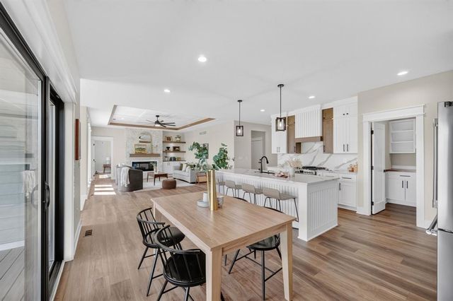 280 NW Copperleaf Court, Waukee, IA 50263