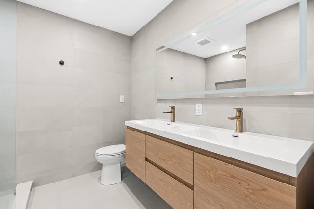 935 Washington St 8, Newton, MA 02460
