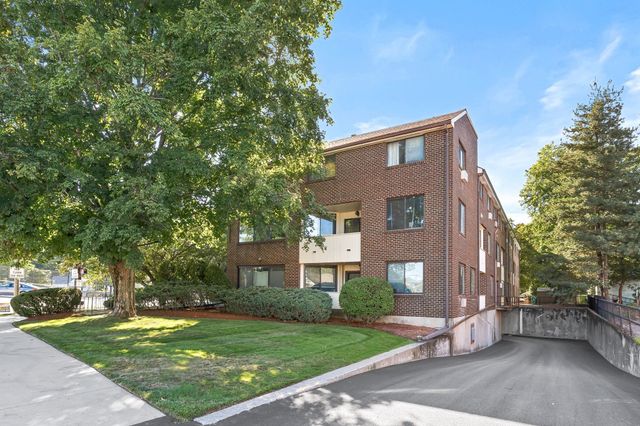 935 Washington St 8, Newton, MA 02460