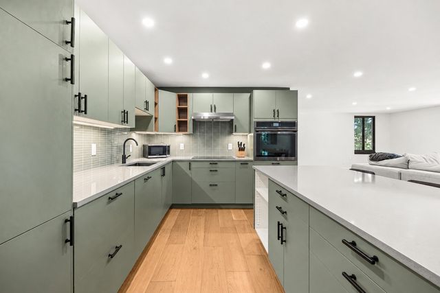 935 Washington St 8, Newton, MA 02460