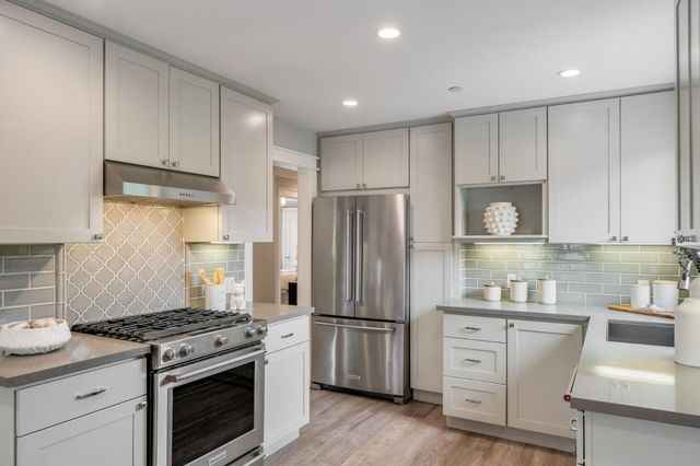 409 Poinsettia Avenue, San Mateo, CA 94403