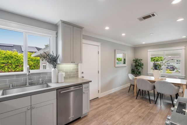 409 Poinsettia Avenue, San Mateo, CA 94403