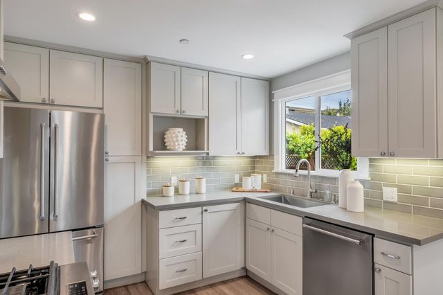 409 Poinsettia Avenue, San Mateo, CA 94403