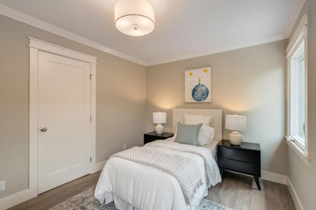 409 Poinsettia Avenue, San Mateo, CA 94403