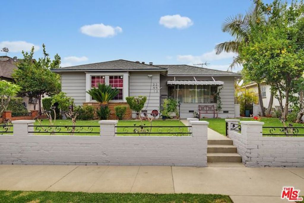 291 Simmons Avenue, Montebello, CA 90640