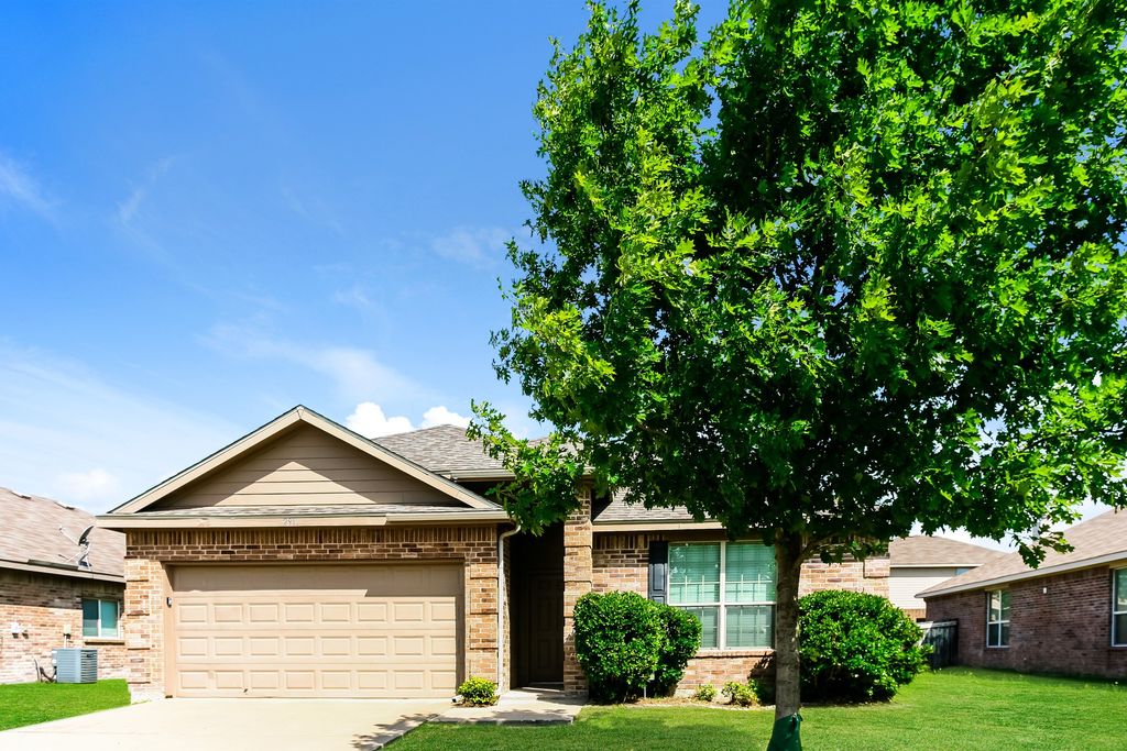 2911 Thistlewood Drive, Seagoville, TX 75159
