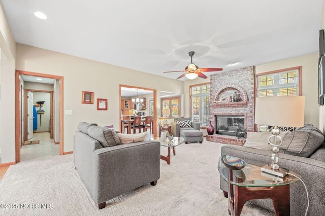 8004 Silverstone Drive, Waterville, OH 43566