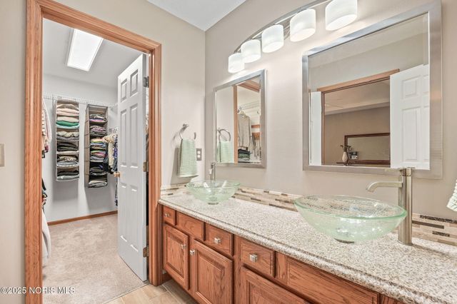 8004 Silverstone Drive, Waterville, OH 43566