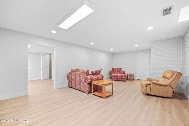 8004 Silverstone Drive, Waterville, OH 43566