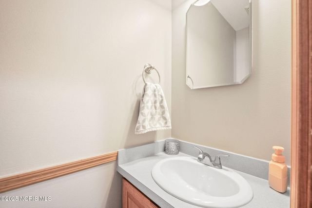 8004 Silverstone Drive, Waterville, OH 43566