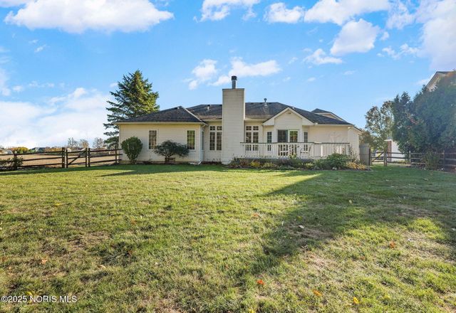 8004 Silverstone Drive, Waterville, OH 43566