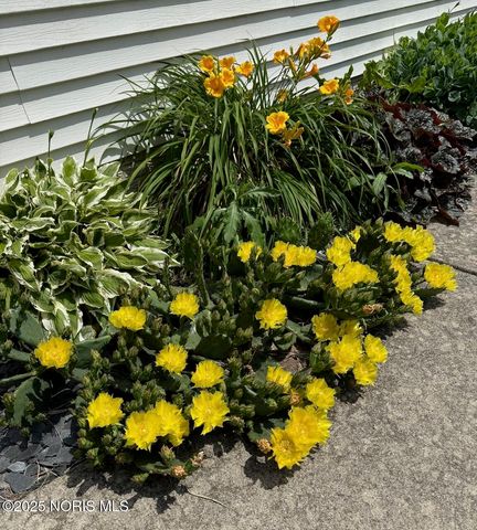 8004 Silverstone Drive, Waterville, OH 43566