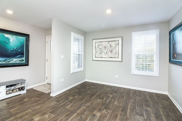 2084 Canyon Creek Court, Aurora, IL 60503