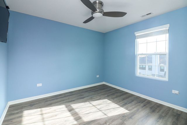 2084 Canyon Creek Court, Aurora, IL 60503