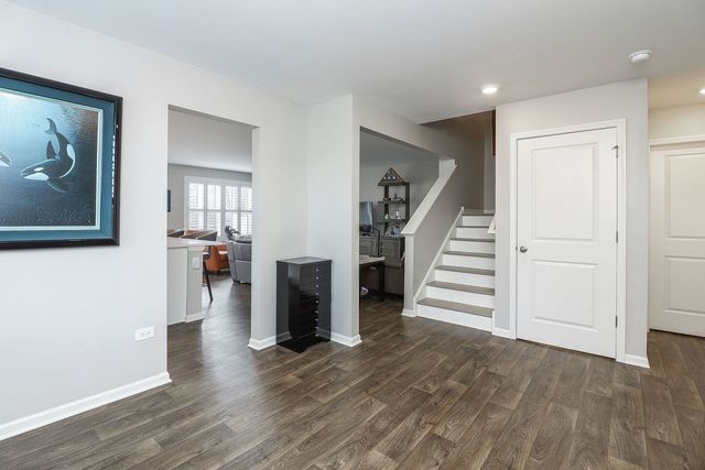 2084 Canyon Creek Court, Aurora, IL 60503