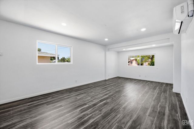 331 Harding Avenue, Bakersfield, CA 93308