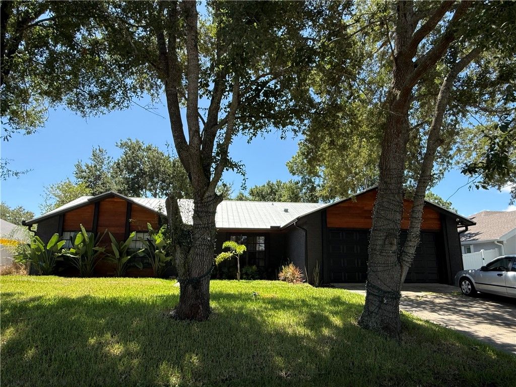608 Atlantus Terrace, Sebastian, FL 32958