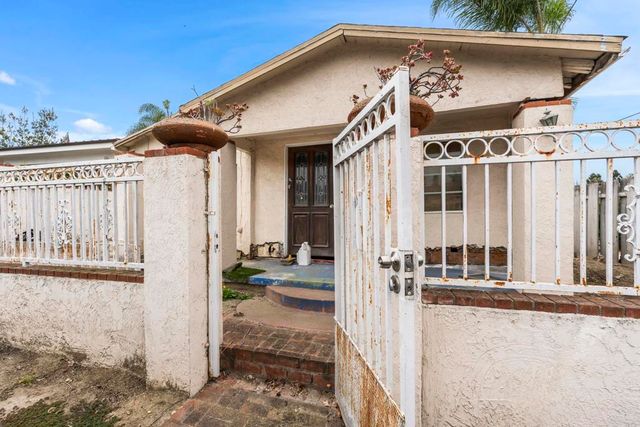 817 Juanita Street, Solana Beach, CA 92075
