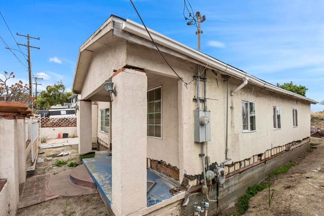 817 Juanita Street, Solana Beach, CA 92075