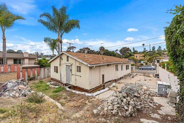 817 Juanita Street, Solana Beach, CA 92075