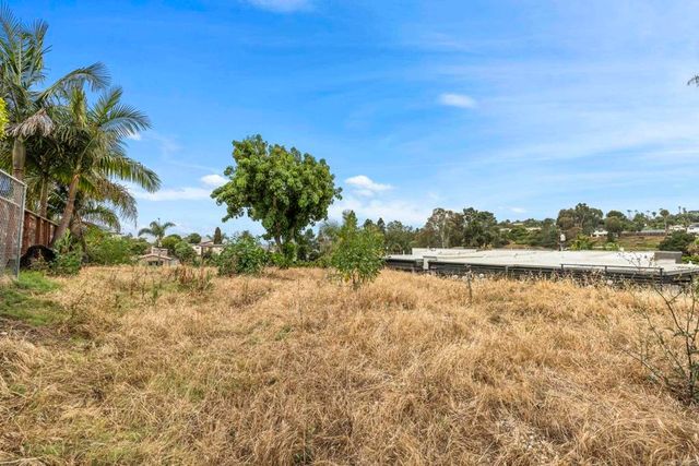 817 Juanita Street, Solana Beach, CA 92075