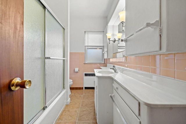 865 Sheridan ROAD, Kenosha, WI 53140