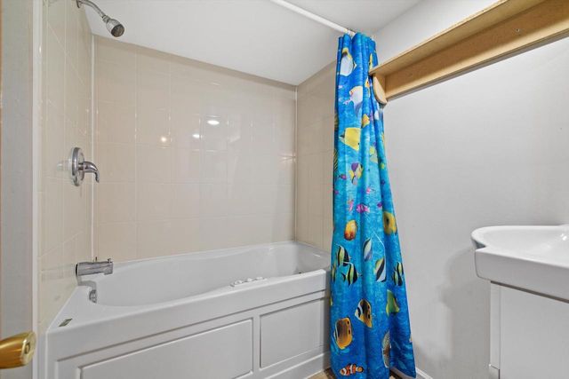 865 Sheridan ROAD, Kenosha, WI 53140