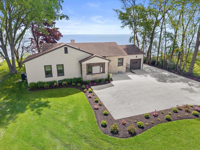 865 Sheridan ROAD, Kenosha, WI 53140