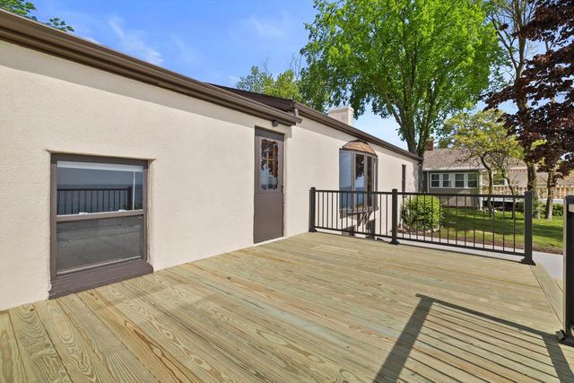 865 Sheridan ROAD, Kenosha, WI 53140
