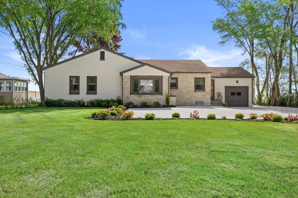 865 Sheridan ROAD, Kenosha, WI 53140